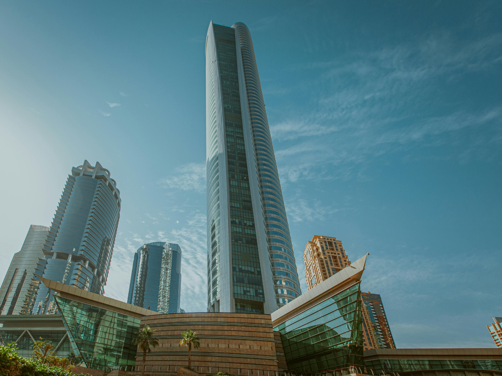 Why-Jumeirah-Lakes-Towers-JLT-is-the-Ideal-Location-for-Your-Next-Office-in-Dubai